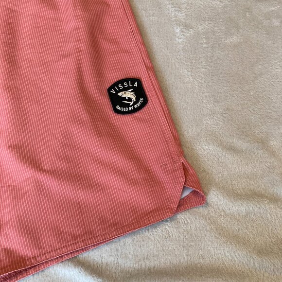 VISSLA Men's Upcycled Coconut Pinstripe Boardshort Raised by Waves Size 32 EUC - Picture 5 of 12